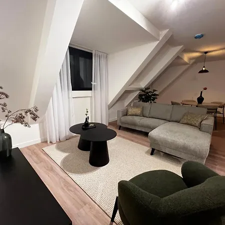 Xl Designer Newly Built Near Welness *
